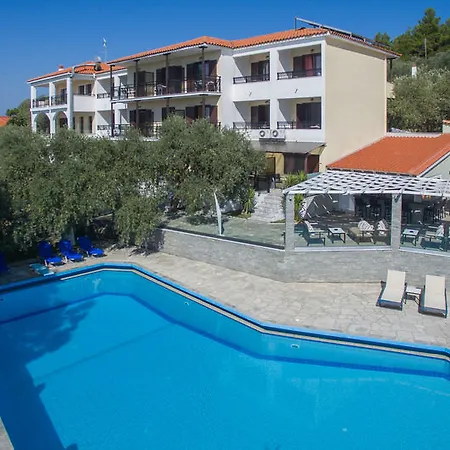 Отель Natassa 2*